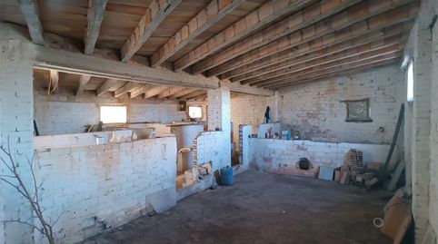 Foto 2 von Fabrikhallen zum Verkauf in Avenida de Valencia, 26, Requena, Valencia