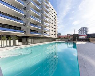 Swimming pool of Flat to rent in Badalona  with Air Conditioner, Heating and Parquet flooring