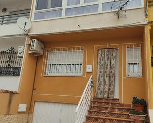 Exterior view of Single-family semi-detached for sale in Villafranca de los Caballeros  with Air Conditioner, Terrace and Balcony