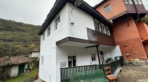 Foto 2 de Casa adosada en venda a Lugar la Viguillina, 67, Lena, Asturias