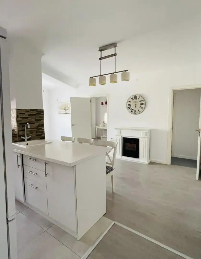 Zimmer in Carrer de la Riera Blanca, 128, La Torrassa Küche von Wohnung zur untervermieten in L'Hospitalet de Llobregat mit Terrasse, Möbliert und Ofen