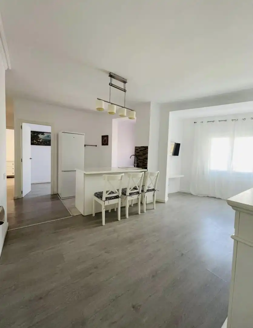 Zimmer in Carrer de la Riera Blanca, 128, La Torrassa Außenansicht von Wohnung zur untervermieten in L'Hospitalet de Llobregat mit Terrasse, Möbliert und Ofen