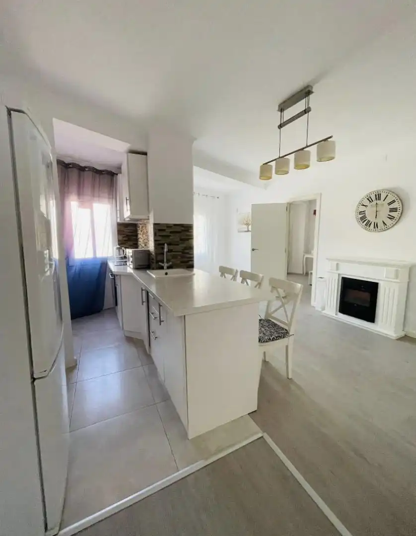 Zimmer in Carrer de la Riera Blanca, 128, La Torrassa Küche von Wohnung zur untervermieten in L'Hospitalet de Llobregat mit Terrasse, Möbliert und Ofen