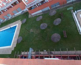 Swimming pool of Flat to rent in San Juan de Aznalfarache  with Air Conditioner, Heating and Parquet flooring