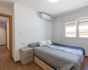 Bedroom of Flat to rent in  Granada Capital  with Air Conditioner and Terrace