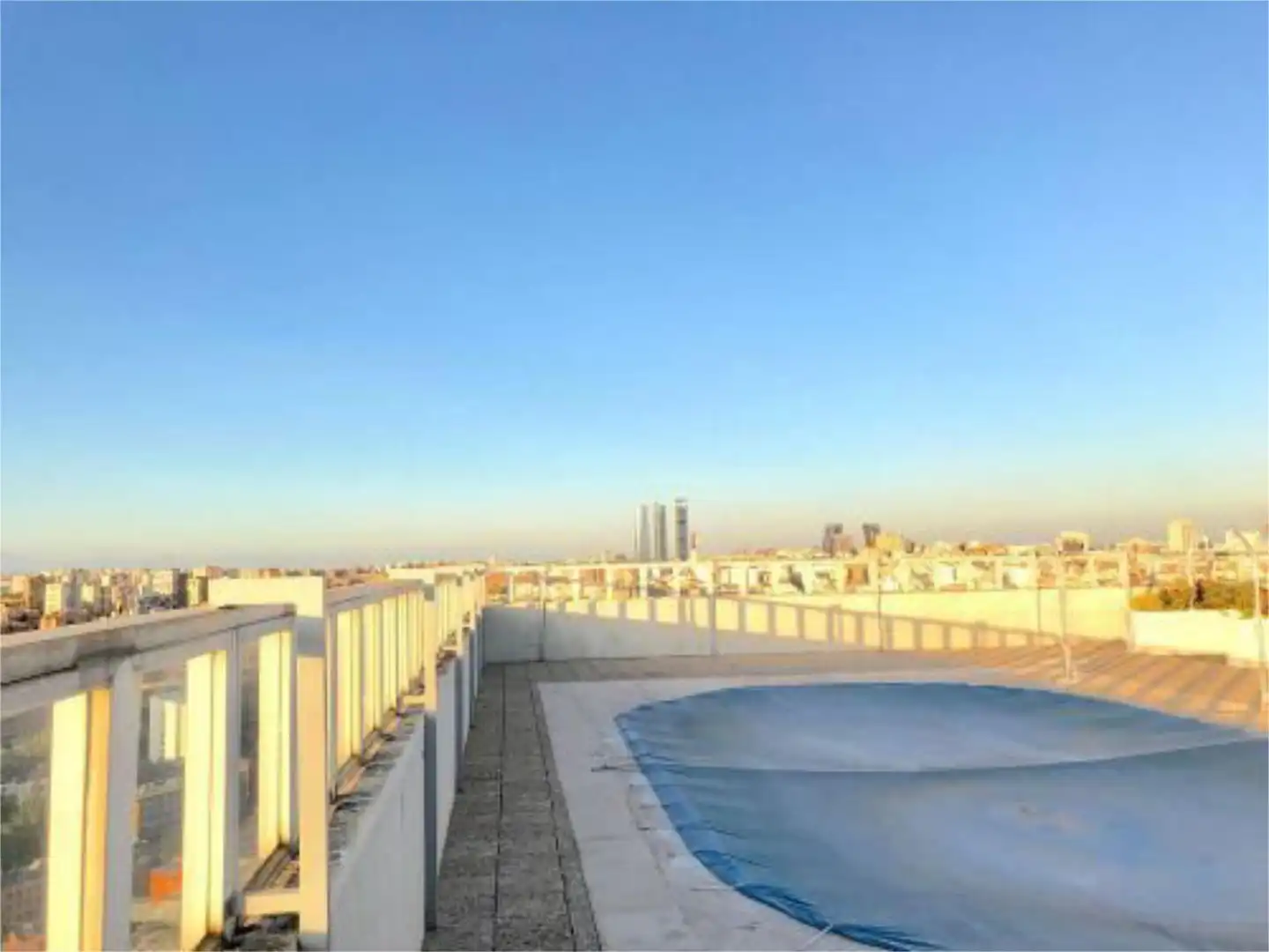 Flat for rent in Plaza Ciudad de Viena, 6, Ciudad Universitaria Swimming pool of Flat for rent in Madrid with Air Conditioner, Heating and Parquet flooring