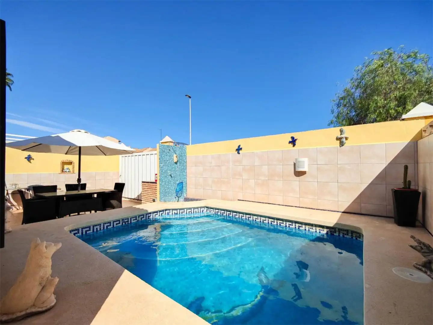 Houses for sale in Calle Manuel Espinosa Maciá, 27, Zona los Frutales Swimming pool of Houses for sale in Torrevieja with Air Conditioner, Terrace and Swimming Pool