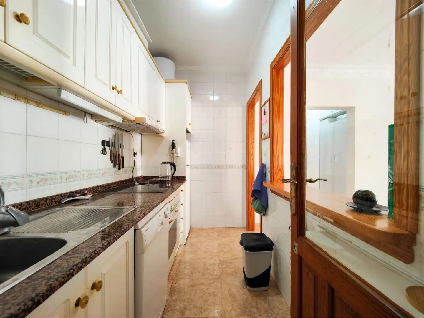 Houses for sale in Calle Manuel Espinosa Maciá, 27, Zona los Frutales Kitchen of Houses for sale in Torrevieja with Air Conditioner, Terrace and Swimming Pool