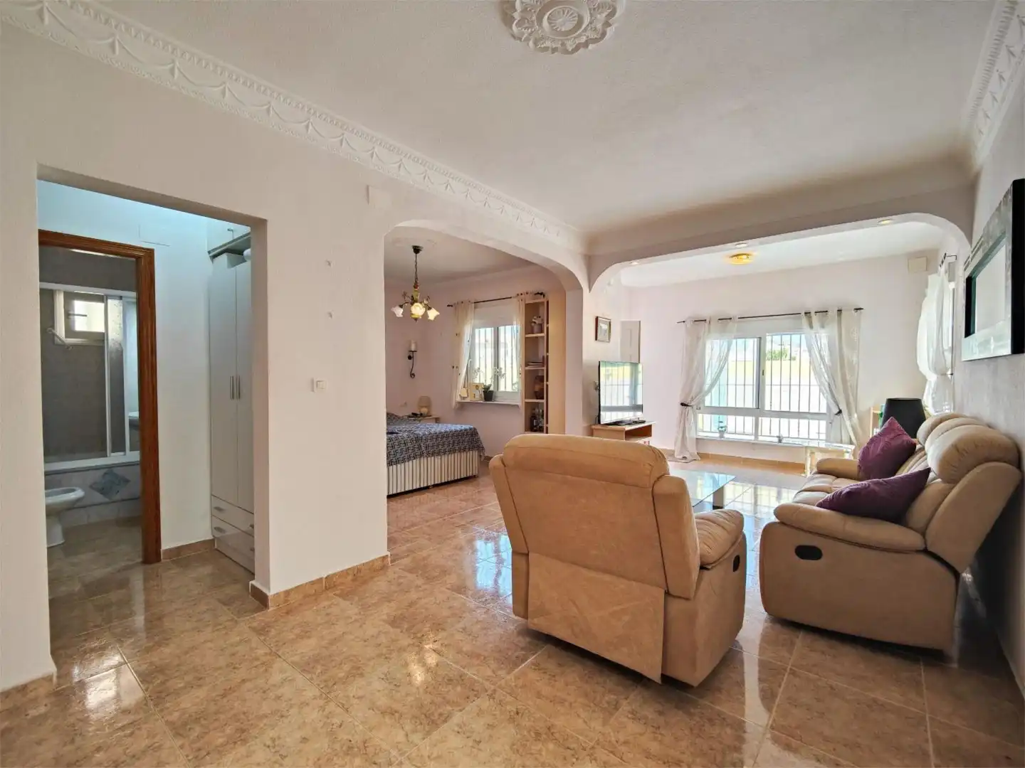 Houses for sale in Calle Manuel Espinosa Maciá, 27, Zona los Frutales Houses for sale in Torrevieja with Air Conditioner, Terrace and Swimming Pool