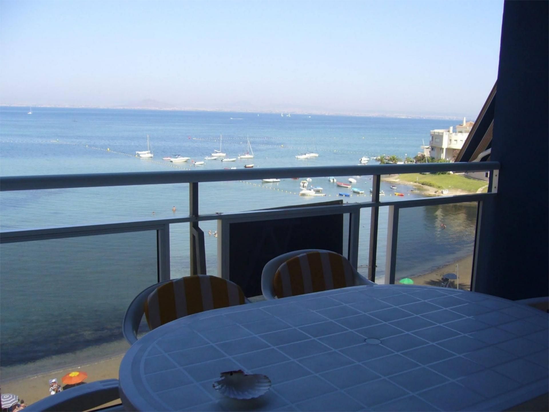 Flat to rent in URBANIZACIZON SUPER ATICOS PLAYA, Playa de las Gaviotas - El Pedrucho
