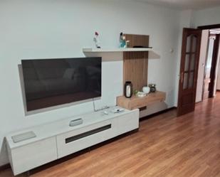 Living room of Flat to share in Mieres (Asturias)  with Heating, Parquet flooring and Furnished