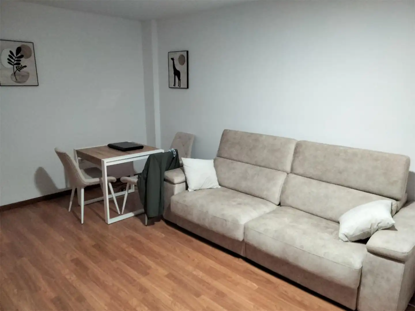 Sala de estar de Piso para compartir en Mieres (Asturias) con Calefacción, Parquet y Amueblado