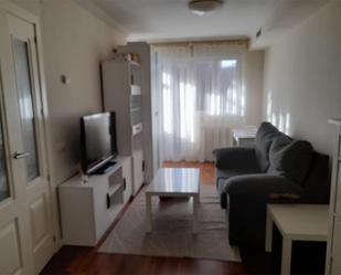 Living room of Flat to rent in Palazuelos de Eresma  with Heating, Parquet flooring and Furnished