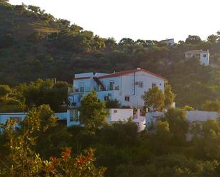 Vista exterior de Finca rústica en venda en Comares amb Aire condicionat, Terrassa i Piscina