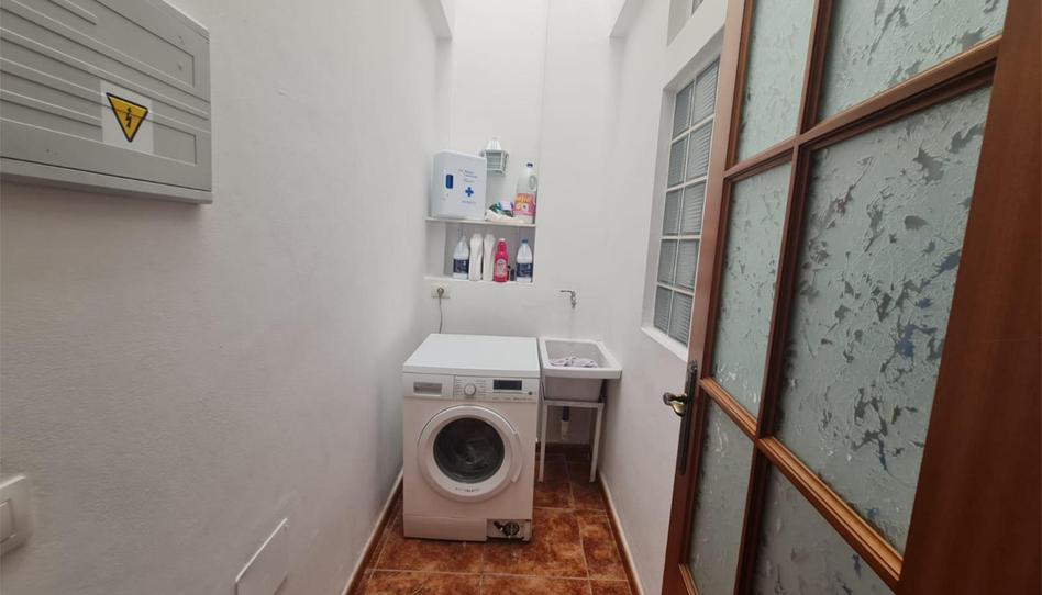 Single-family semi-detached to rent in Calle Leonor Monteverde, 11, Centro, Santa Cruz de Tenerife - image 1 Photo 1 of Single-family semi-detached to rent in Calle Leonor Monteverde, 11, Centro, Santa Cruz de Tenerife