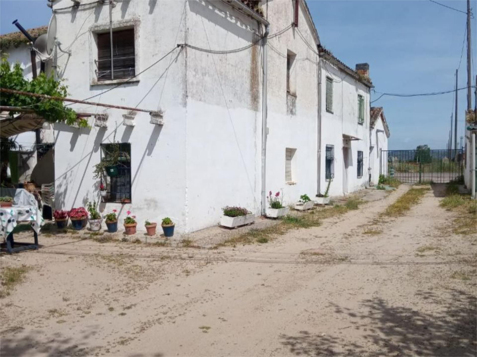 Vista exterior de Casa o xalet en venda en Talavera de la Reina amb Piscina