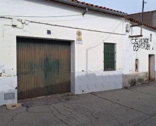 Exterior view of Garage for sale in Medina de las Torres