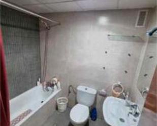 Bathroom of Flat to share in  Jaén Capital