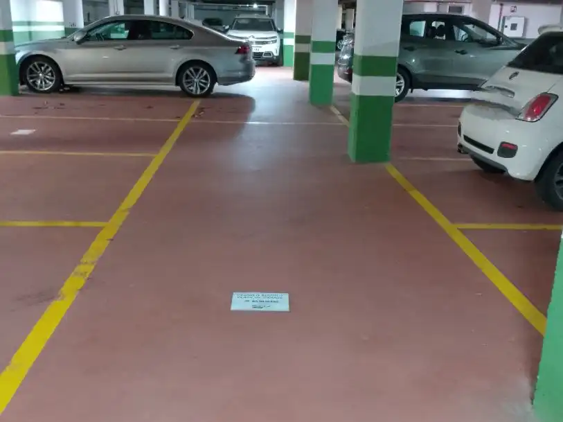 Garatge en venda a Avenida de Fernando de Casas Novoa, 37, San Lázaro - Meixonfrío Aparcament de Garatge en venda en Santiago de Compostela
