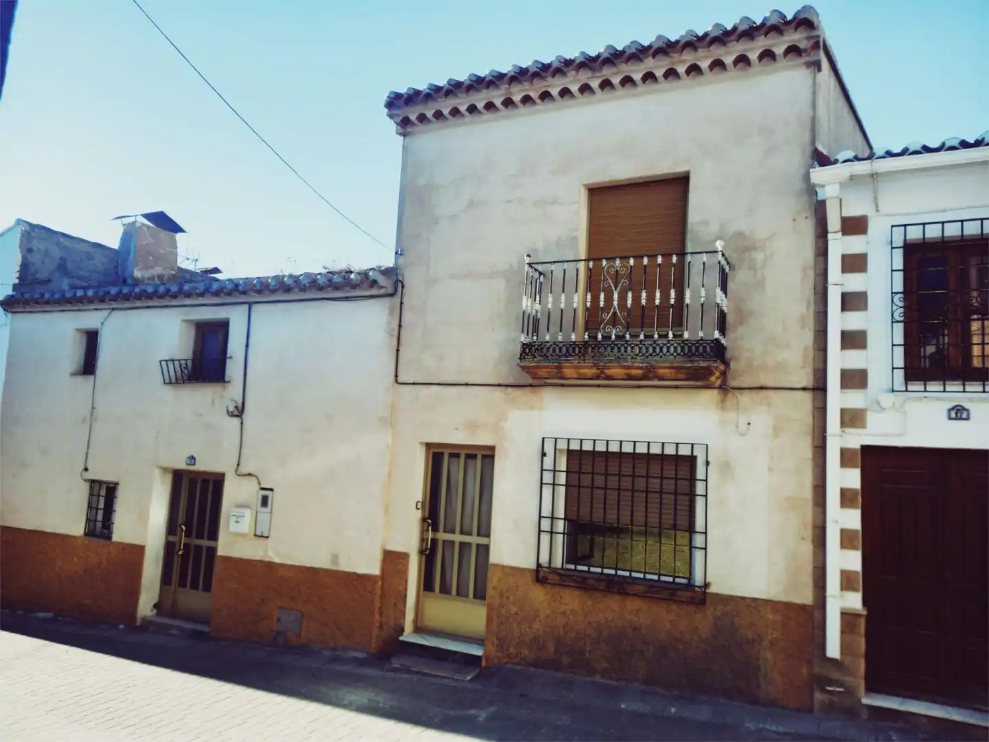 Vista exterior de Casa adosada en venda en Chirivel amb Balcó