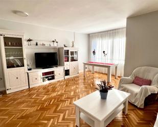 Living room of Flat for sale in  Barcelona Capital  with Parquet flooring, Terrace and Furnished