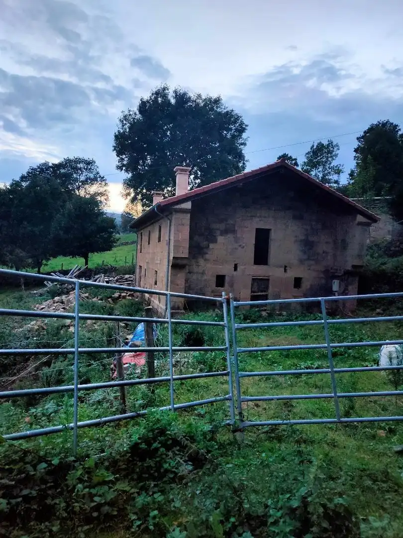 Finca rústica en venda a Luena Vista exterior de Finca rústica en venda en Luena