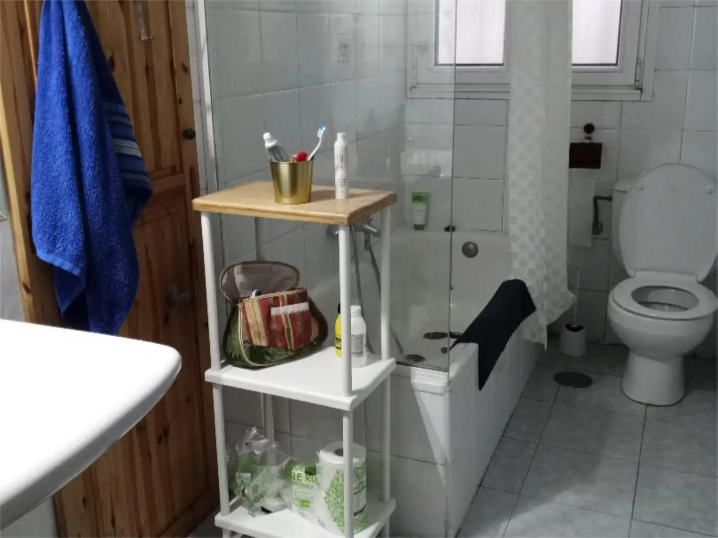 Piso en venta en Avenida Cristo de las Cadenas, 49, Montecerrao Baño de Piso en venta en Oviedo con Parquet, Terraza y Trastero