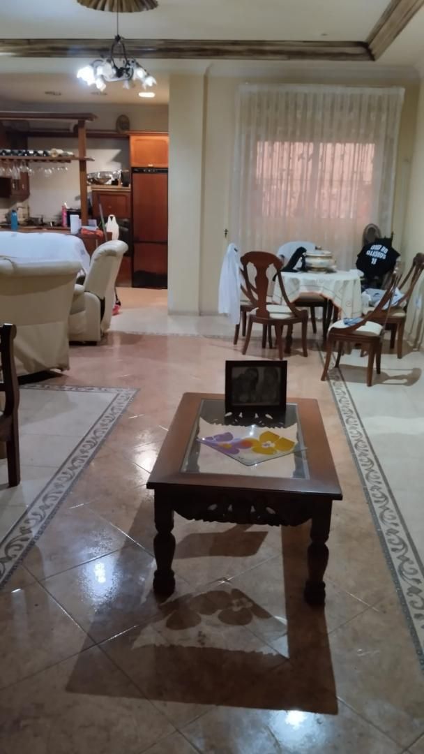 Living room of Single-family semi-detached for sale in Dos Hermanas  with Air Conditioner, Heating and Furnished
