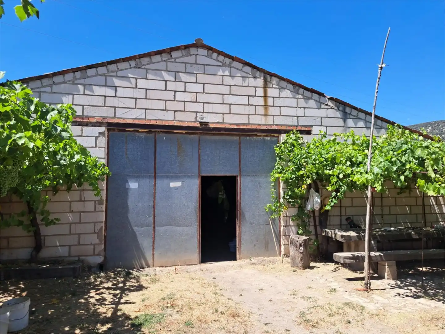 Vista exterior de Traster en venda en Sigüenza