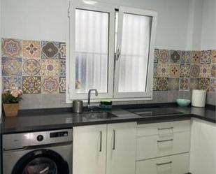 Kitchen of Flat for sale in  Sevilla Capital  with Heating and Furnished