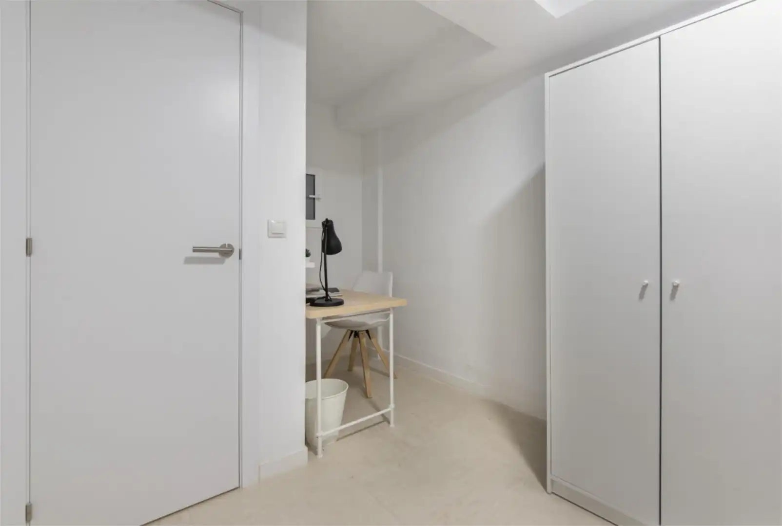 Room in Calle de Mateo Inurria, 30, Nueva España Flat for share in Madrid with Heating, Furnished and Washing machine