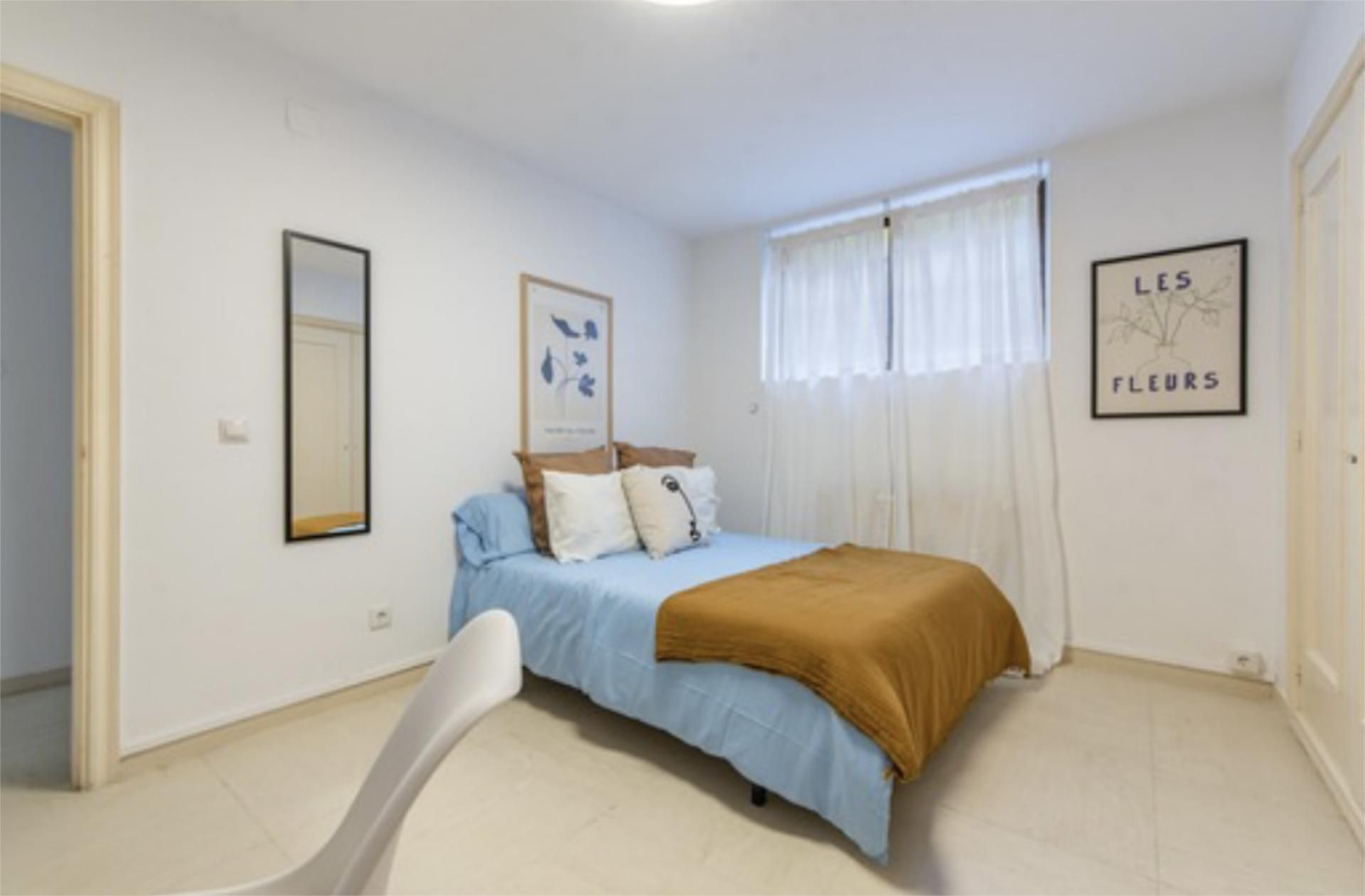 Bedroom of Flat to share in  Madrid Capital  with Heating, Furnished and Washing machine