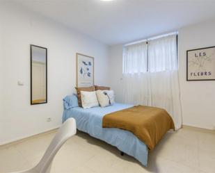 Bedroom of Flat to share in  Madrid Capital  with Heating, Furnished and Washing machine