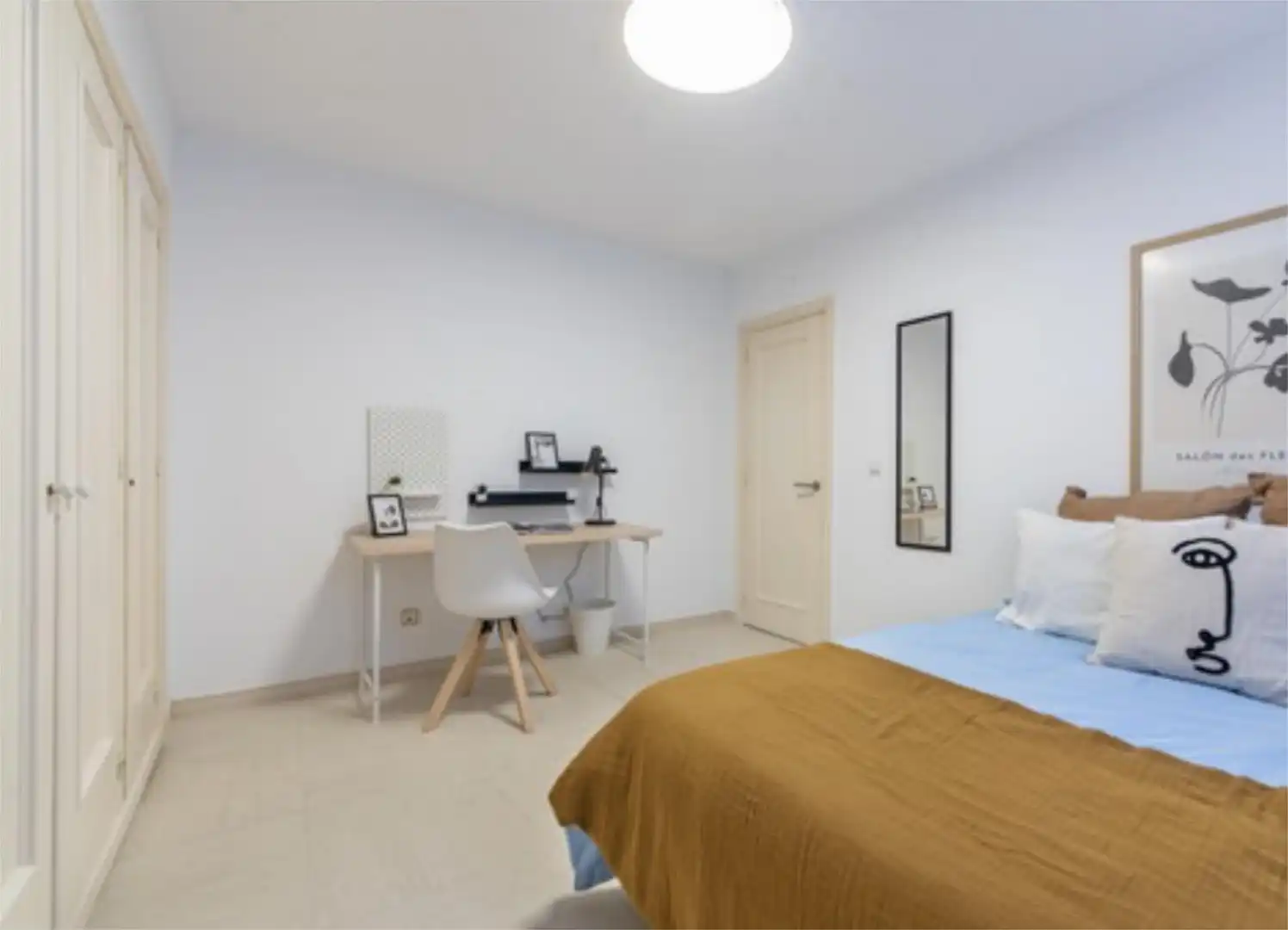 Room in Calle de Mateo Inurria, 30, Nueva España Bedroom of Flat for share in Madrid with Heating, Furnished and Washing machine