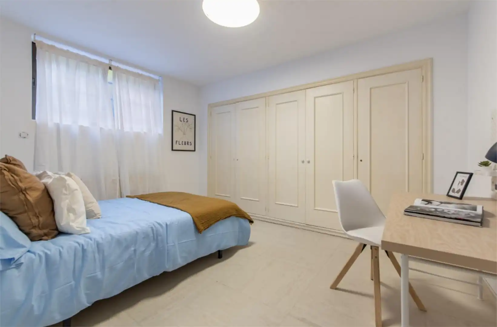 Room in Calle de Mateo Inurria, 30, Nueva España Bedroom of Flat for share in Madrid with Heating, Furnished and Washing machine