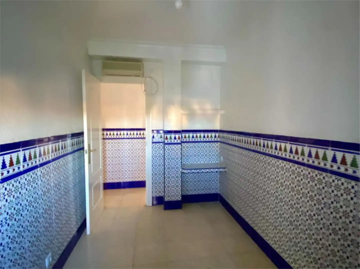 Piso en venta en Calle Coimbra, 34, El Cerro Cocina de Piso en venta en Sevilla con Aire acondicionado, Terraza y Balcón