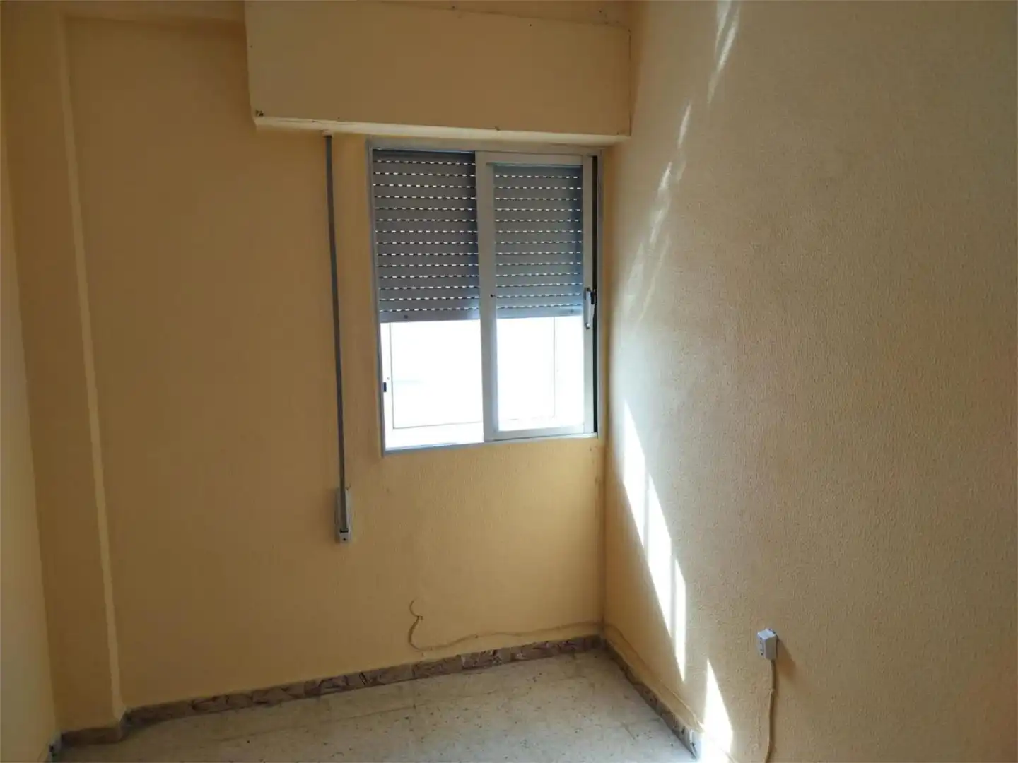 Piso en venta en Calle Coimbra, 34, El Cerro Habitación de Piso en venta en Sevilla con Aire acondicionado, Terraza y Balcón