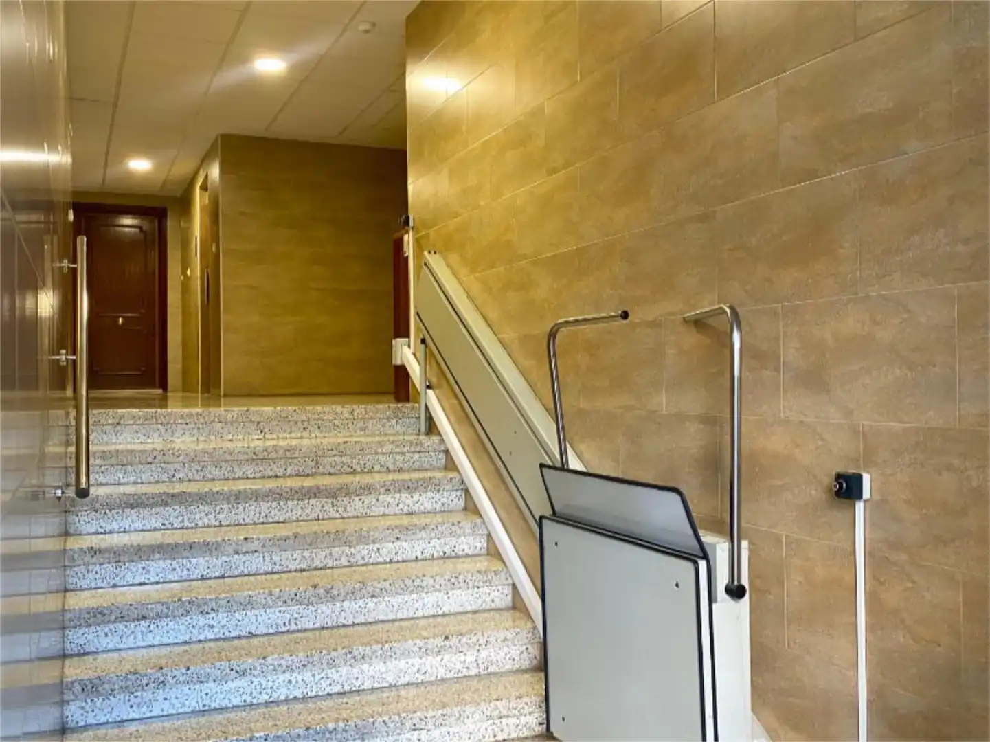 Piso en venta en Calle Coimbra, 34, El Cerro Piso en venta en Sevilla con Aire acondicionado, Terraza y Balcón