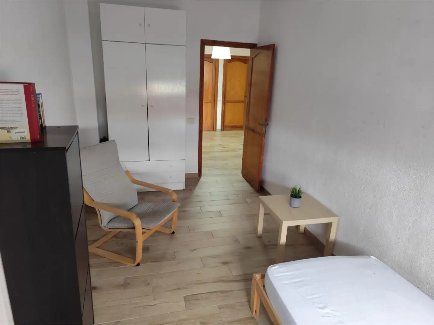 Habitació a Calle Siloé, 40, Tamaraceite Dormitori de Pis per a compartir en Las Palmas de Gran Canaria amb Moblat, Forn i Rentadora