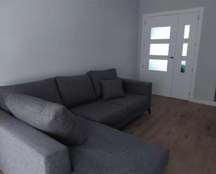 Living room of Flat to rent in Badajoz Capital  with Heating, Parquet flooring and Balcony