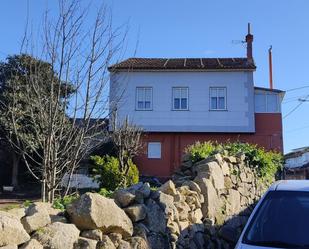 Exterior view of Single-family semi-detached for sale in Vilanova de Arousa  with Heating, Private garden and Storage room