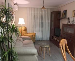 Living room of Flat for sale in  Madrid Capital