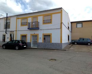 Vista exterior de Casa adosada en venda en La Aldea del Obispo  amb Balcó