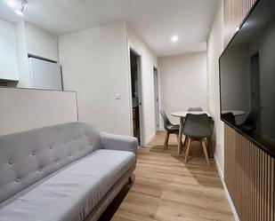 Living room of Flat to rent in  Madrid Capital  with Air Conditioner, Heating and Parquet flooring