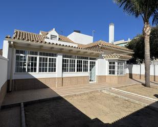 Vista exterior de Casa o xalet en venda en Jerez de la Frontera amb Terrassa