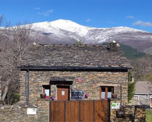 Vista exterior de Casa o xalet en venda en Campillo de Ranas amb Aire condicionat, Calefacció i Jardí privat