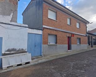 Exterior view of Single-family semi-detached for sale in Malpica de Tajo  with Terrace and Balcony