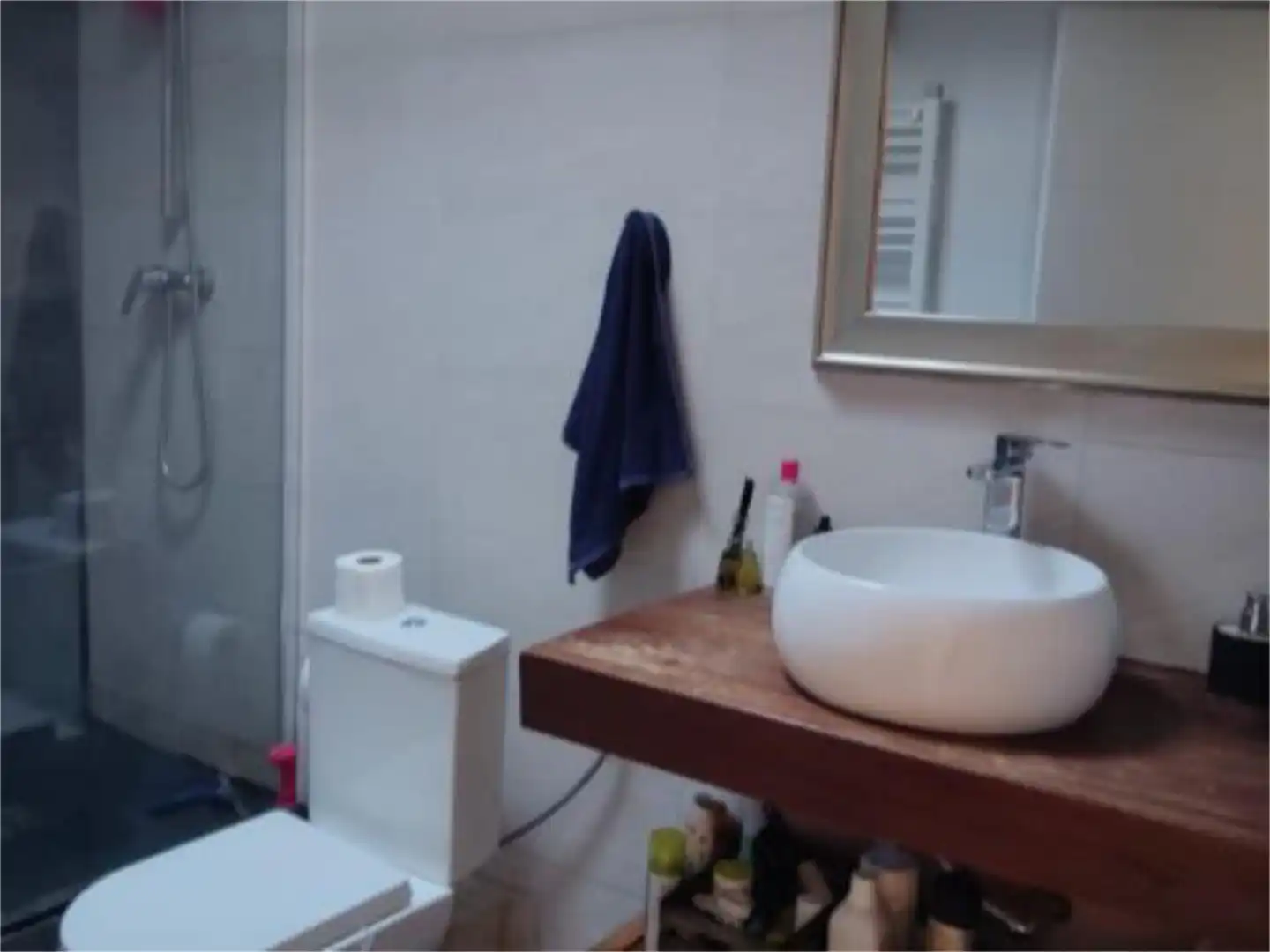 Habitació a Avinguda del Paral·lel, 77, El Poble Sec - Parc de Montjuïc Bany de Àtic per a compartir en Barcelona