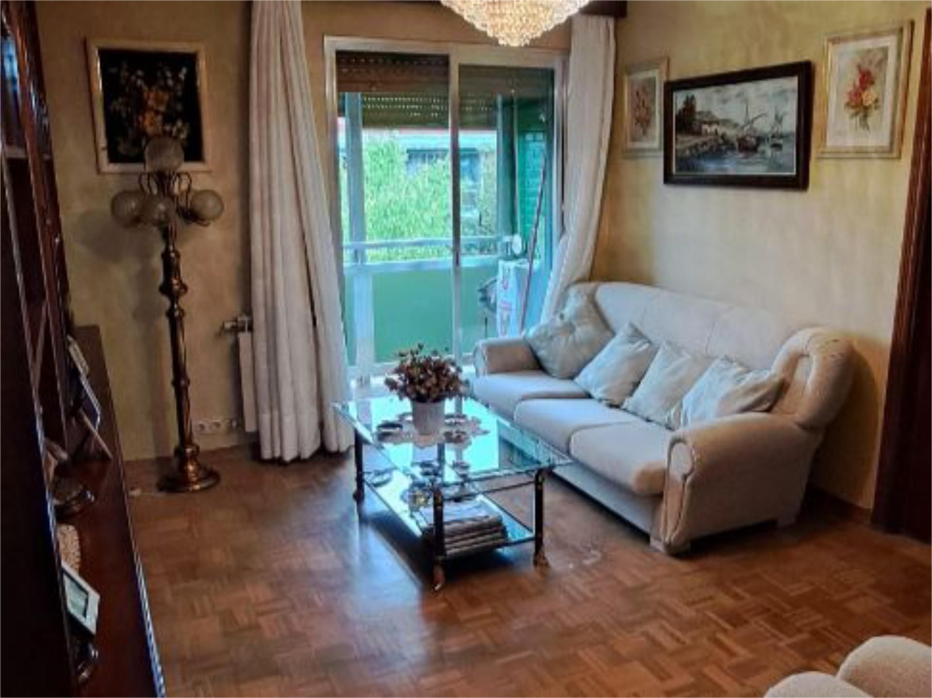 Living room of Flat for sale in  Madrid Capital  with Air Conditioner, Terrace and Balcony