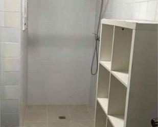 Bathroom of Flat to rent in El Vendrell